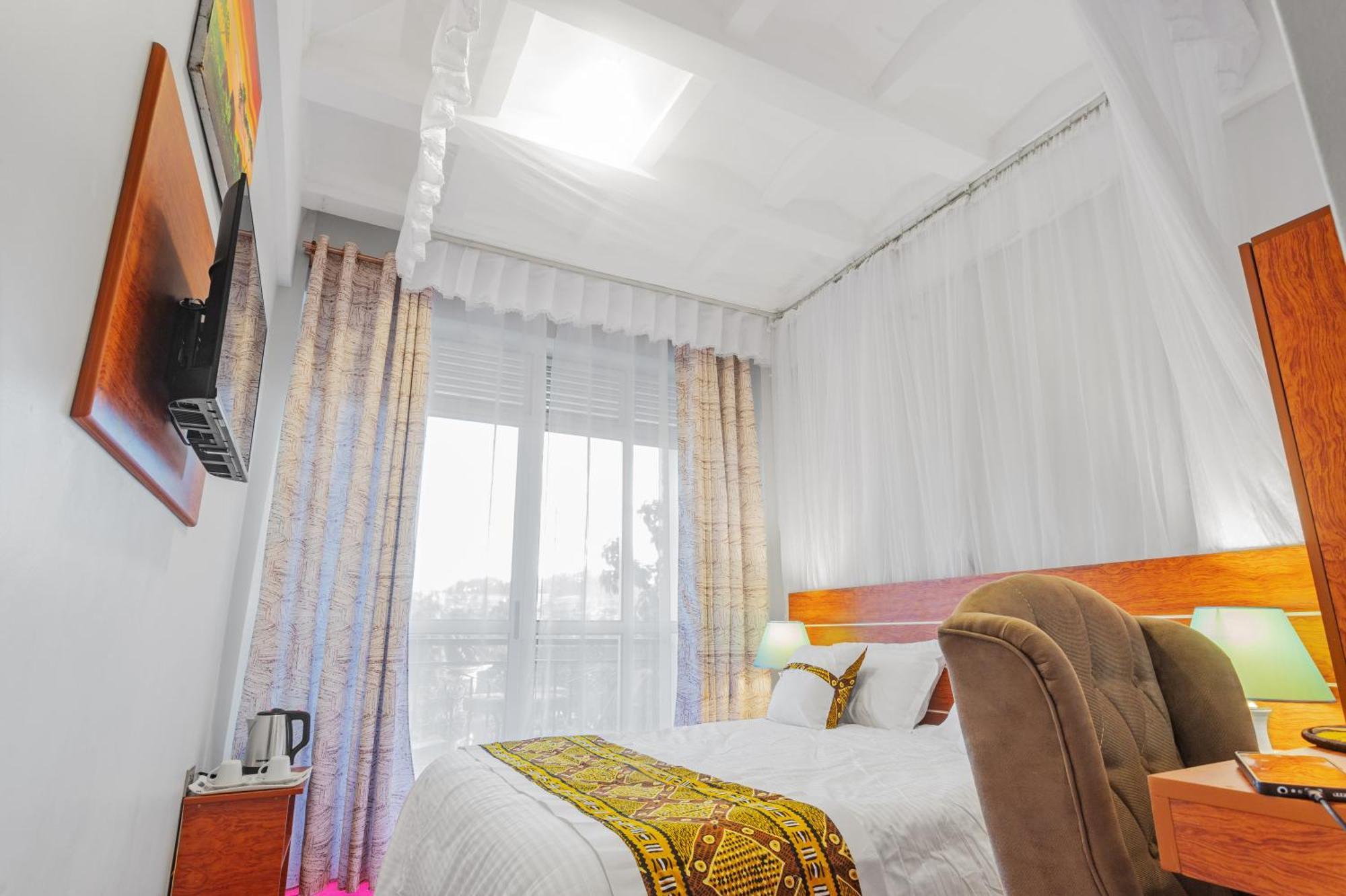 Hotel Ambrosia Heights Entebbe Zewnętrze zdjęcie