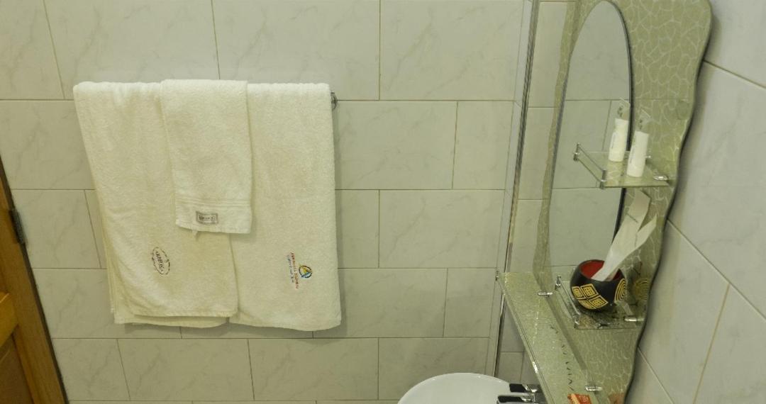 Hotel Ambrosia Heights Entebbe Zewnętrze zdjęcie