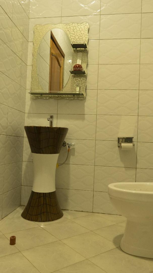 Hotel Ambrosia Heights Entebbe Zewnętrze zdjęcie