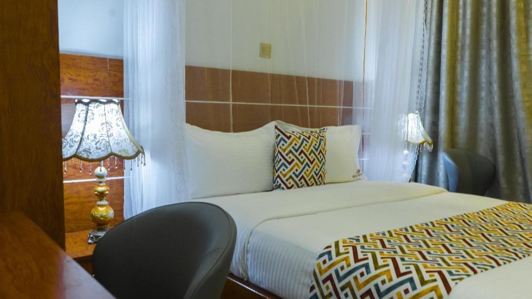 Hotel Ambrosia Heights Entebbe Zewnętrze zdjęcie