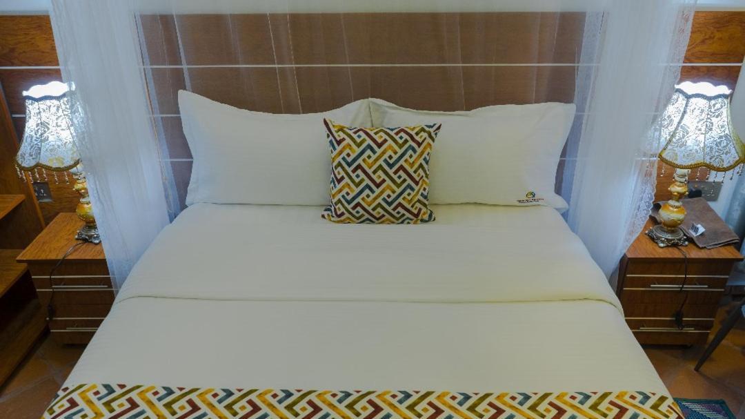 Hotel Ambrosia Heights Entebbe Zewnętrze zdjęcie