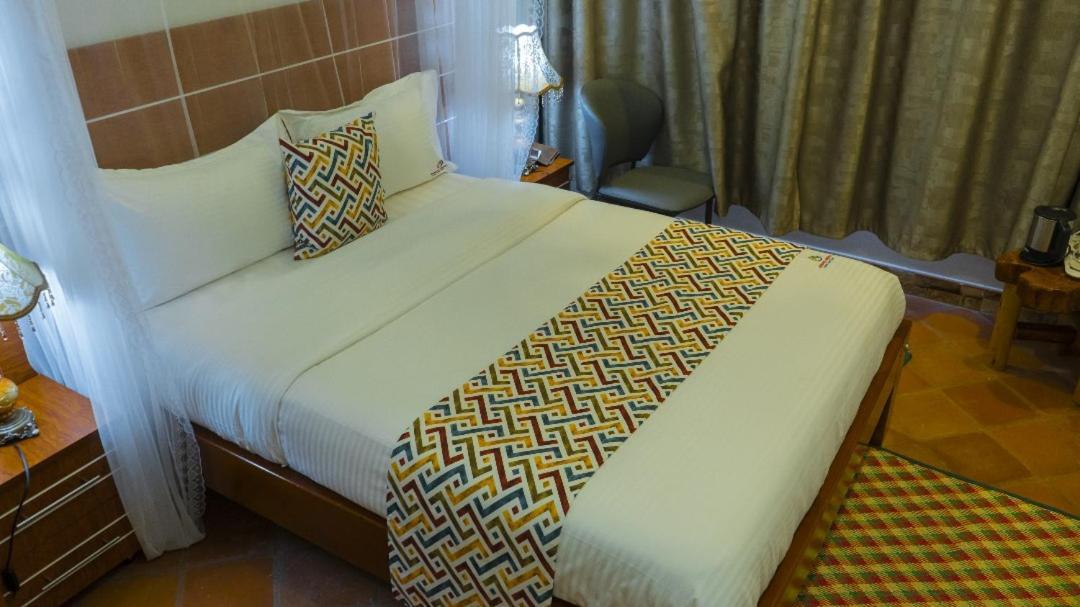 Hotel Ambrosia Heights Entebbe Zewnętrze zdjęcie